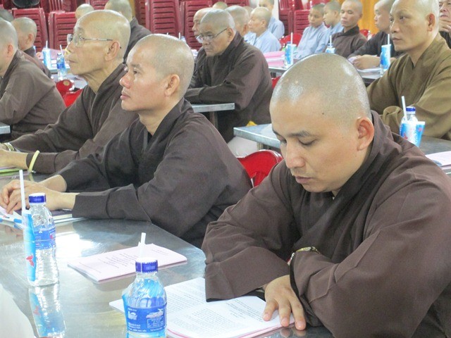 chpm ch· l_ng nghe va theo d_i.JPG