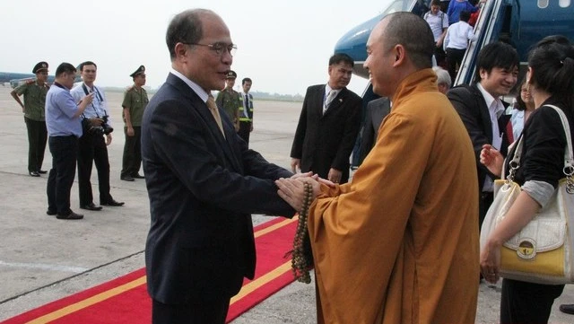 Chủ tịch Quốc hội dâng cúng xá-lợi Phật ảnh 1 chua Phat tich 1.jpg