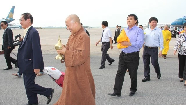 Chủ tịch Quốc hội dâng cúng xá-lợi Phật ảnh 3 chua Phat tich 2.jpg