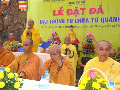 TP.Vũng Tàu: Chùa Từ Quang đặt đá đại trùng tu ảnh 5 SAM_2730.JPG