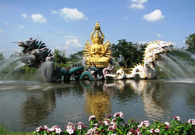 Có nên đặt tượng Bồ-tát trên non bộ? ảnh 1 tuvan1.jpg