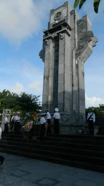 Lễ cầu siêu tại Trường Sa Lớn ảnh 3 truongSa3.jpg