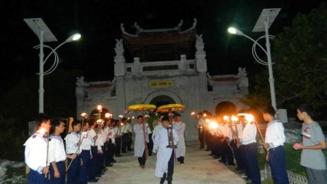 Lễ cầu siêu tại Trường Sa Lớn ảnh 4 truongSa4.jpg