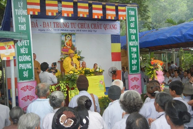 co tu chau quang5.jpg