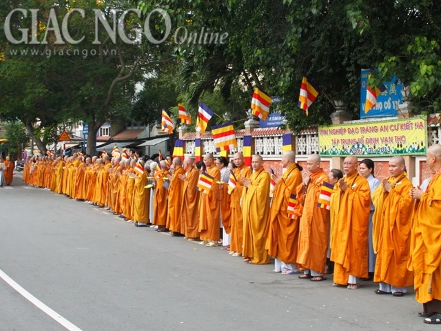 Chùa Vạn Thọ cung nghinh xá-lợi ảnh 1 duoc xa loi (1).jpg