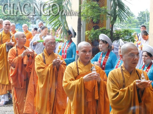 Chùa Vạn Thọ cung nghinh xá-lợi ảnh 8 duoc xa loi (11).jpg