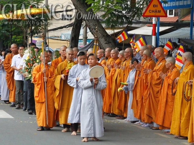 Chùa Vạn Thọ cung nghinh xá-lợi ảnh 2 duoc xa loi (2).jpg