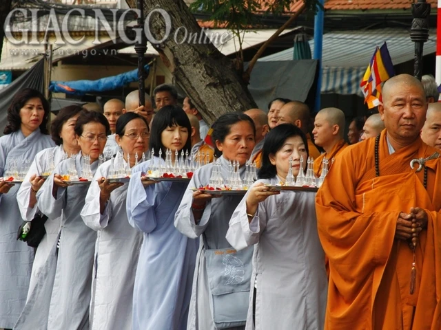 Chùa Vạn Thọ cung nghinh xá-lợi ảnh 3 duoc xa loi (4).jpg