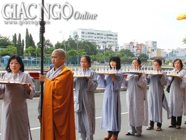 Chùa Vạn Thọ cung nghinh xá-lợi ảnh 4 duoc xa loi (6).jpg