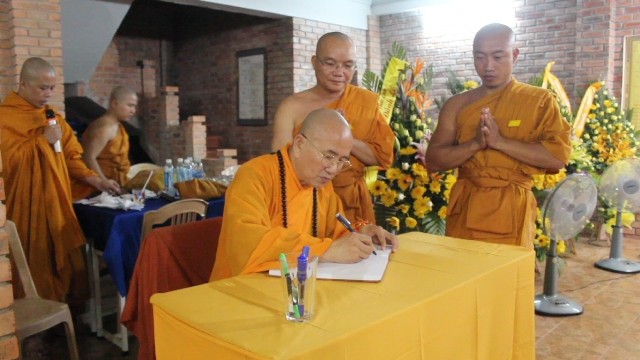 TT-Huế: BTS GHPGVN tỉnh viếng giác linh Trưởng lão Hộ Tịnh ảnh 5 Hue 3.jpg