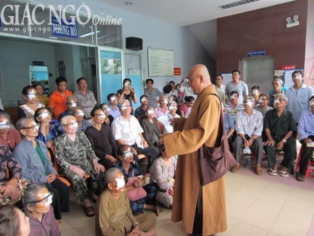 53 bệnh nhân được phẫu thuật mắt miễn phí ảnh 1 092650_img_6392.jpg