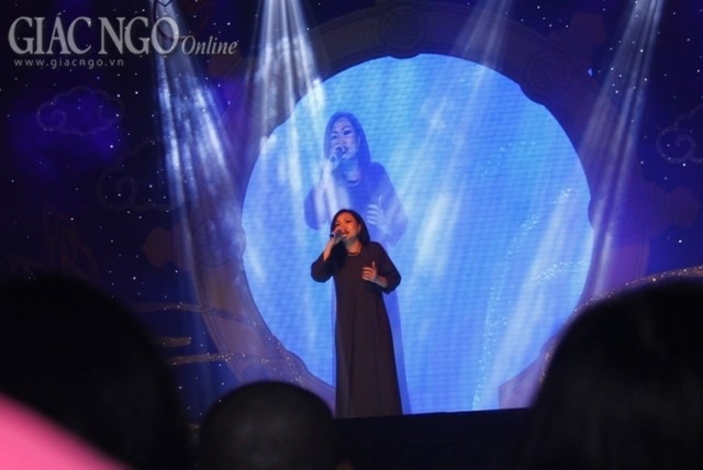Ấm áp đêm nhạc “Suối nguồn tỉnh thức” ảnh 7 hinh tu thien (2).jpg