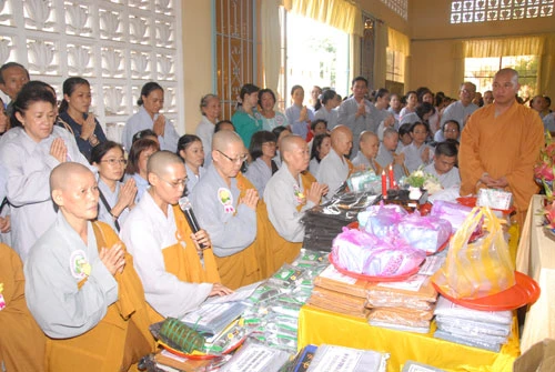 tac bach cung duong trai tang.JPG