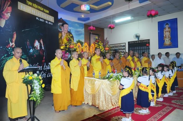 1phap hanh03.JPG