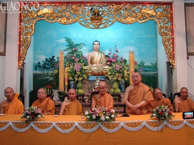 Hệ phái Khất sĩ trao học bổng cho Tăng Ni sinh ảnh 1 hb (1).jpg