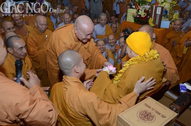 Mừng khánh tuế lần thứ 90 của HT.Thích Thanh Từ ảnh 3 Khanh Tue 2.jpg