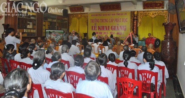 Gia Lai: Trường TCPH tỉnh khai giảng năm học mới ảnh 1 Gia Lai2.jpg