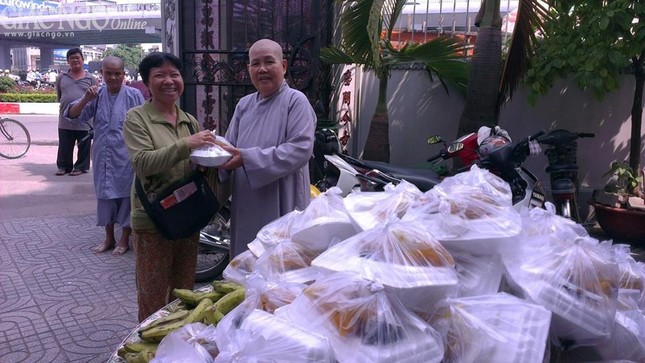 Chùa Phước Viên tặng cơm chay mỗi tháng 2 lần ảnh 1 chua Phuoc Vien.jpg