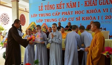 Trường TCPH TP.Đà Nẵng khai giảng năm học mới ảnh 6 TN dana11.jpg
