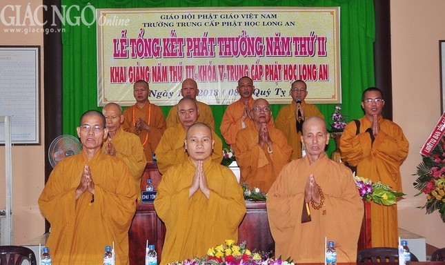 Trường TCPH tỉnh Long An khai giảng năm 3 khóa V ảnh 9 LAn18.jpg