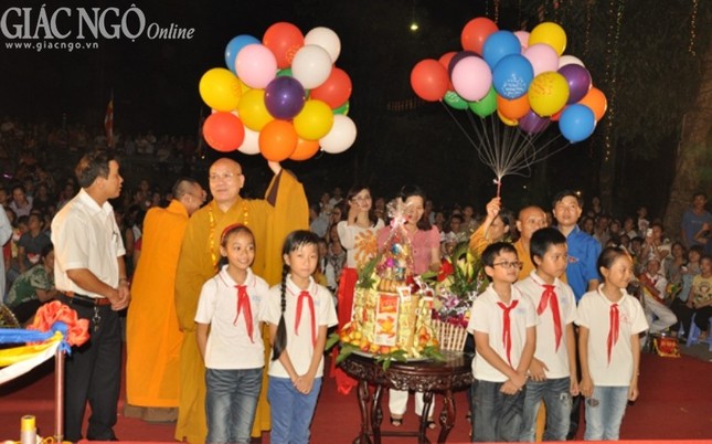 Ban TTXH T.Ư, PG Lạng Sơn, Bối Diệp thất tổ chức trung thu ảnh 9 TThu (8).jpg