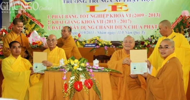 Trường TCPH Đồng Nai trao bằng tốt nghiệp khóa VI ảnh 7 DN 8.jpg