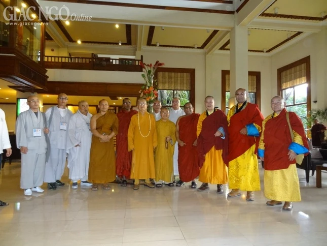 TT Nhat Tu va cac doan PGTG.jpg