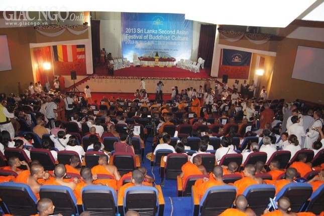 quang canh Le hoi.jpg