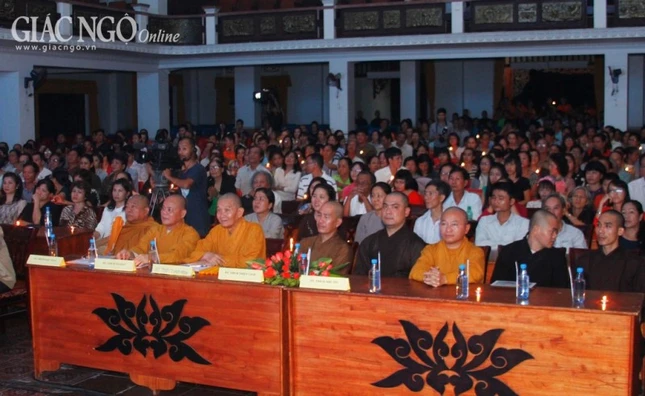 Ấm áp đêm tưởng niệm Bùi Giáng ảnh 3 _MG_0882.JPG