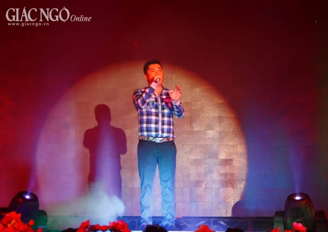 Ấm áp đêm tưởng niệm Bùi Giáng ảnh 7 _MG_0917.JPG