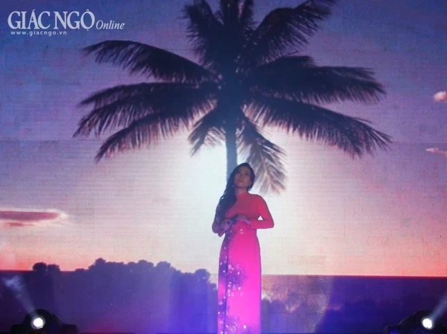 Ấm áp đêm tưởng niệm Bùi Giáng ảnh 9 _MG_0921.JPG