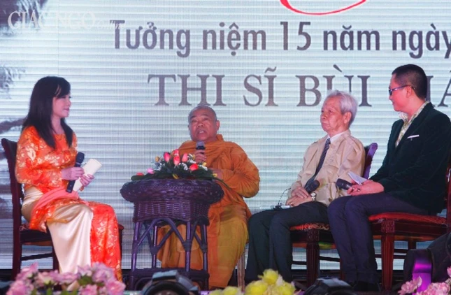 Ấm áp đêm tưởng niệm Bùi Giáng ảnh 4 _MG_0938.JPG