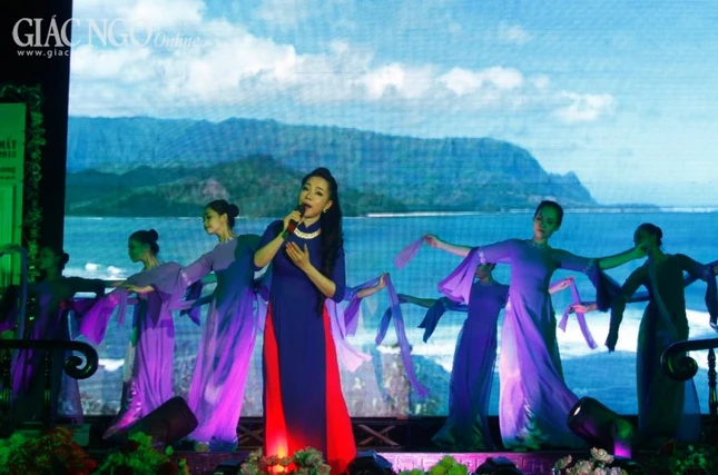 Ấm áp đêm tưởng niệm Bùi Giáng ảnh 10 _MG_0967.JPG