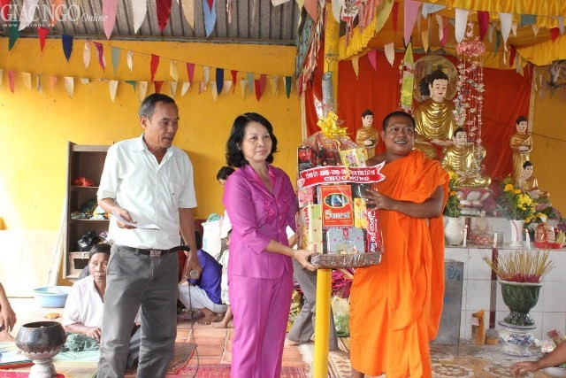 Lãnh đạo tỉnh Tây Ninh dự lễ Đôn-ta tại các chùa ảnh 3 Don ta 1.jpg