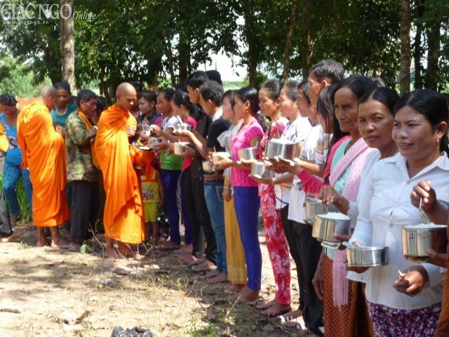 Lãnh đạo tỉnh Tây Ninh dự lễ Đôn-ta tại các chùa ảnh 4 Don ta 2.jpg