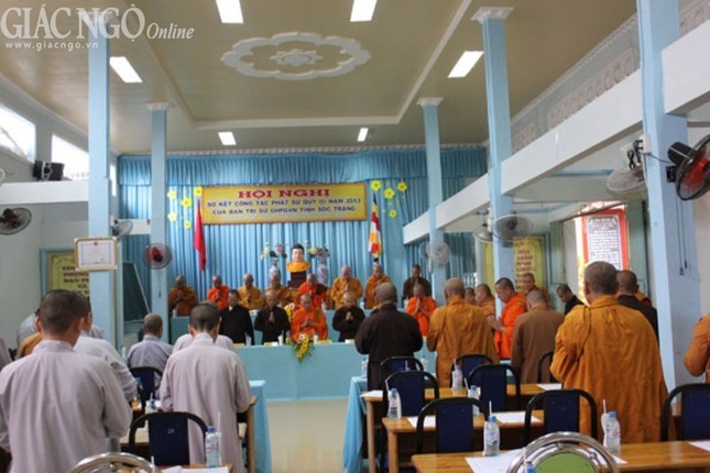 Sóc Trăng: Sơ kết công tác Phật sự quý III-2013 ảnh 2 Niem Phat cau gia ho.jpg