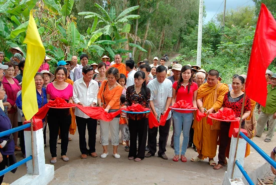 Kiên Giang: Bàn giao cầu Nhân Nghĩa ở Giồng Riềng ảnh 2