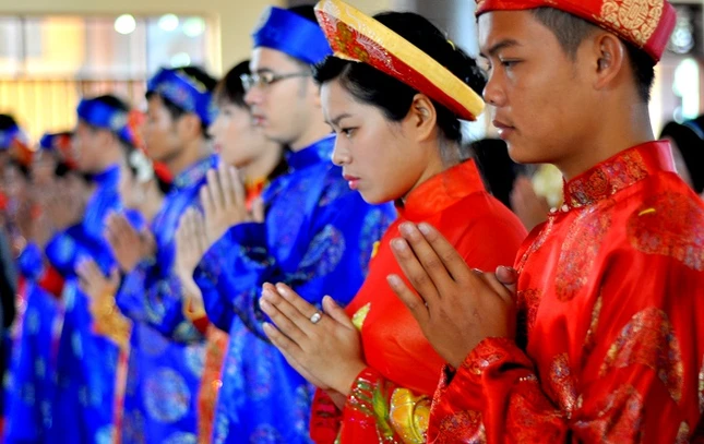 Đến với nơi cửa Phật, tình yêu của các đôi tân duyên sẽ được chứng minh bằng chính sự chân thành và thật thà. Đặc biệt qua những bài giảng của các sư thầy về tình yêu và cuộc sống gia đình