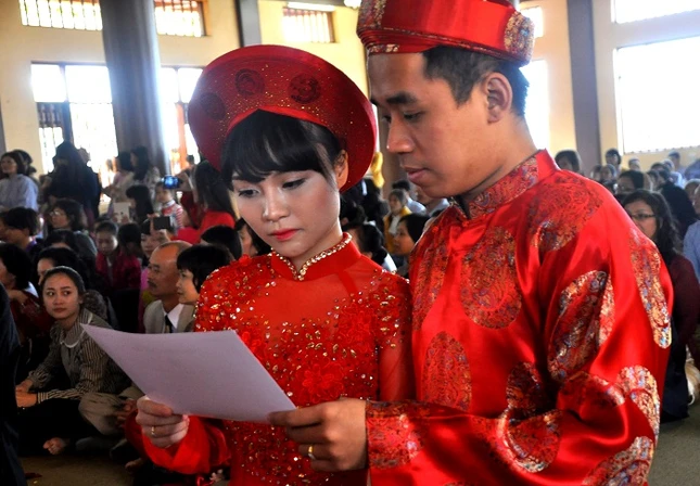 Chùm ảnh: Lễ cưới tập thể tại chùa ảnh 8