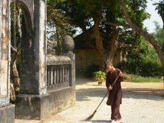 Về chùa ảnh 1 Ve chua.jpg