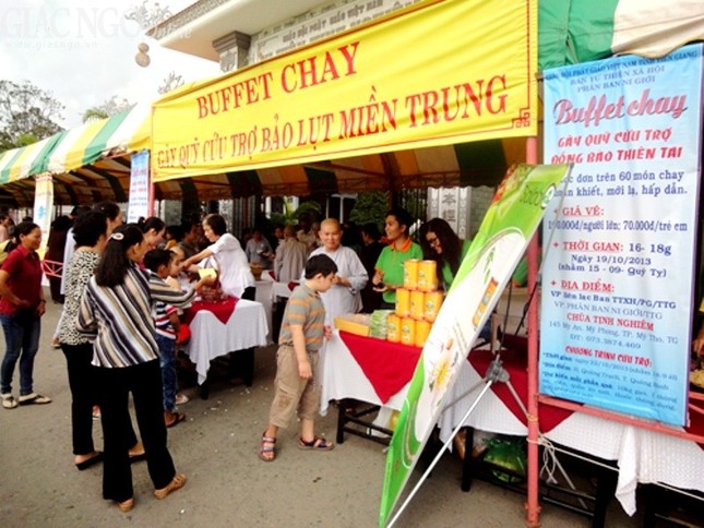 Tiền Giang: Tổ chức buffet chay từ thiện ảnh 2 PB (4).jpg