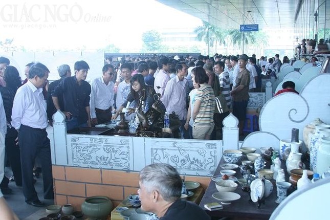 Tượng Phật cổ tại “Chợ phiên dấu xưa” ảnh 9 11.jpg