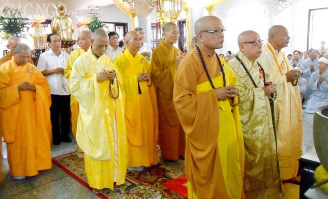 Lễ Tiểu tường cố HT.Thích Giác Viên ảnh 1 anh 2.jpg