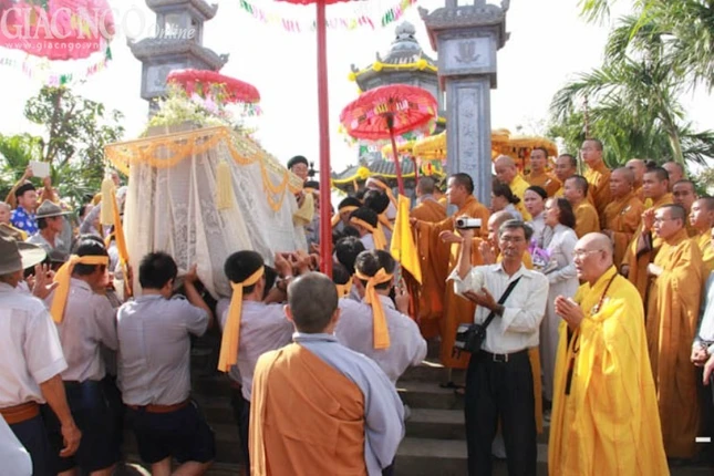 su ba Chau Phong3.jpg