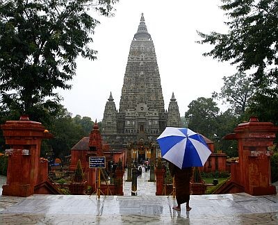 Mái vòm Đại tháp Giác Ngộ được khảm 289 kg vàng ảnh 1 Dai thap.jpg