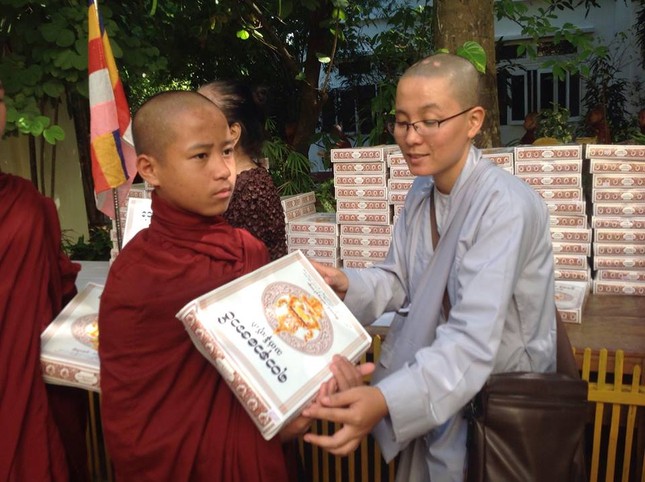 Chùa Phước Viên cúng dường 1.000 vị Tăng Myanmar ảnh 7 anh PV 1.jpg
