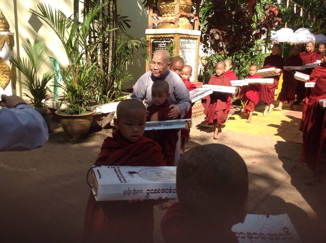 Chùa Phước Viên cúng dường 1.000 vị Tăng Myanmar ảnh 5 anh PV 2.jpg