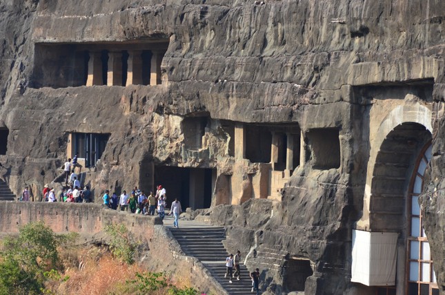 Quần thể chùa động Ajanta ảnh 1 Mot goc Ajanta.jpg