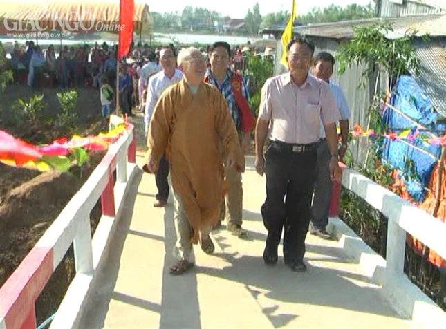 Khanh thanh cau Hiep Binh.jpg