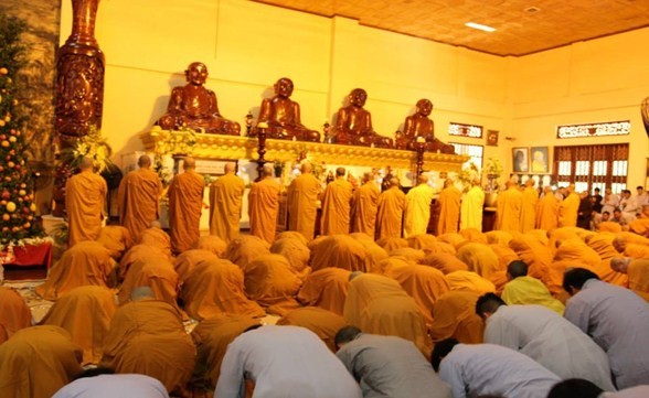 Thiền phái Trúc Lâm long trọng tổ chức lễ giỗ Sơ tổ ảnh 2 1464117_258492787637308_1178895691_n.jpg